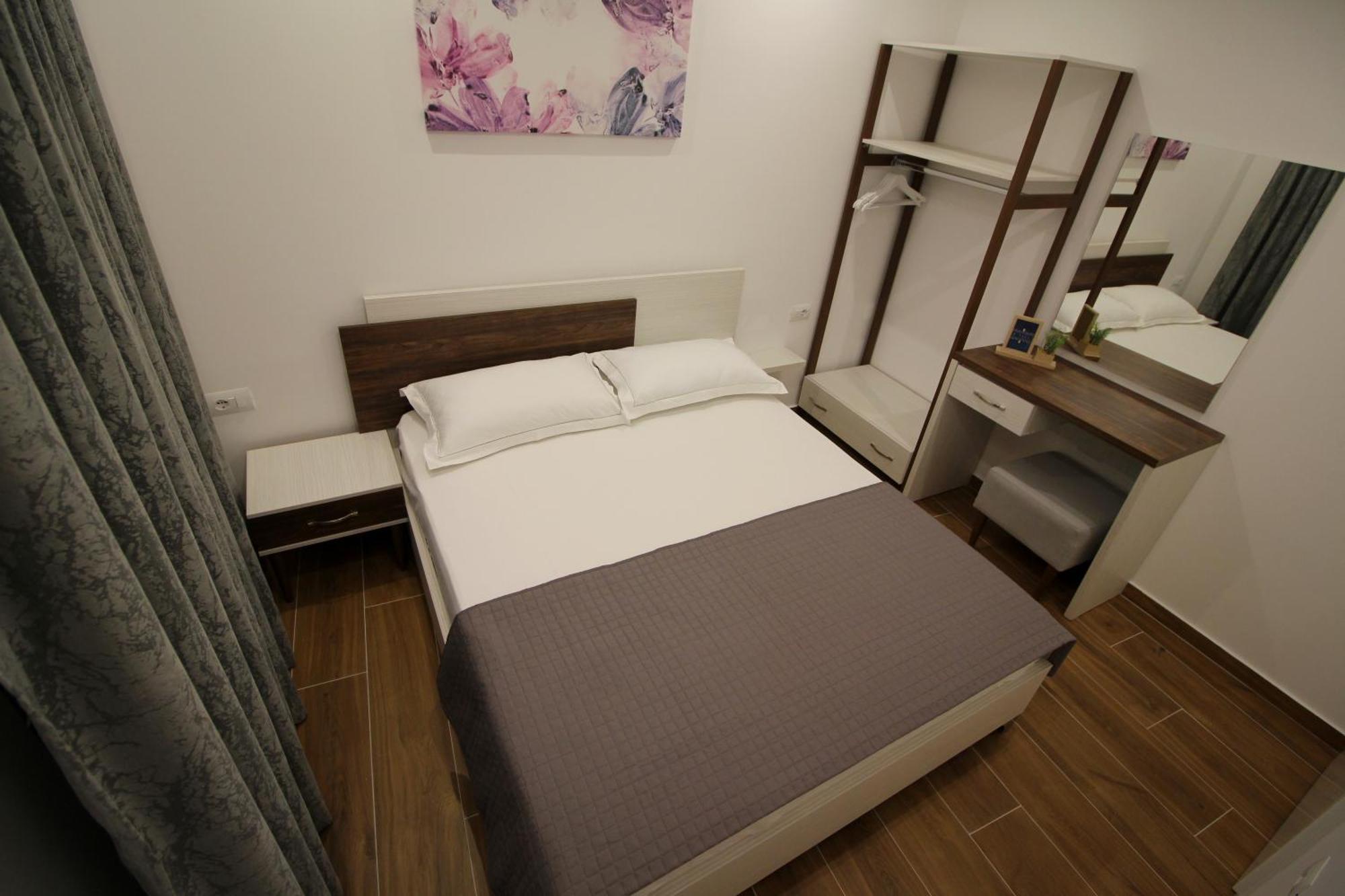 Eden Suites&Apartments Sarandë Exteriör bild