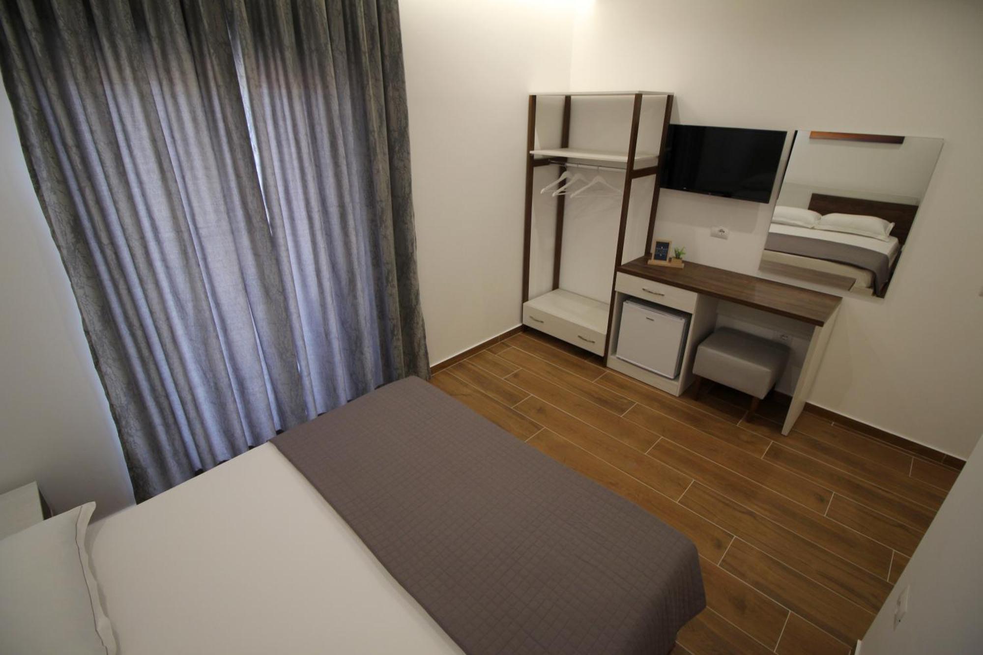 Eden Suites&Apartments Sarandë Exteriör bild