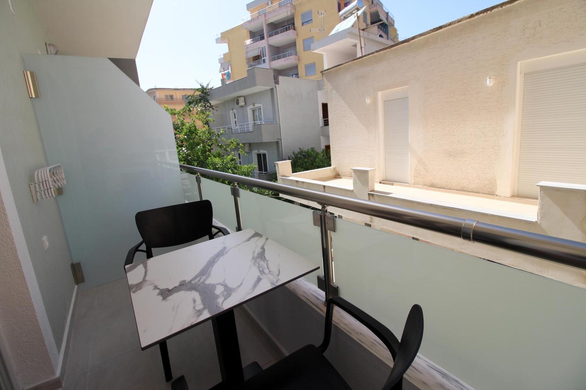 Eden Suites&Apartments Sarandë Exteriör bild