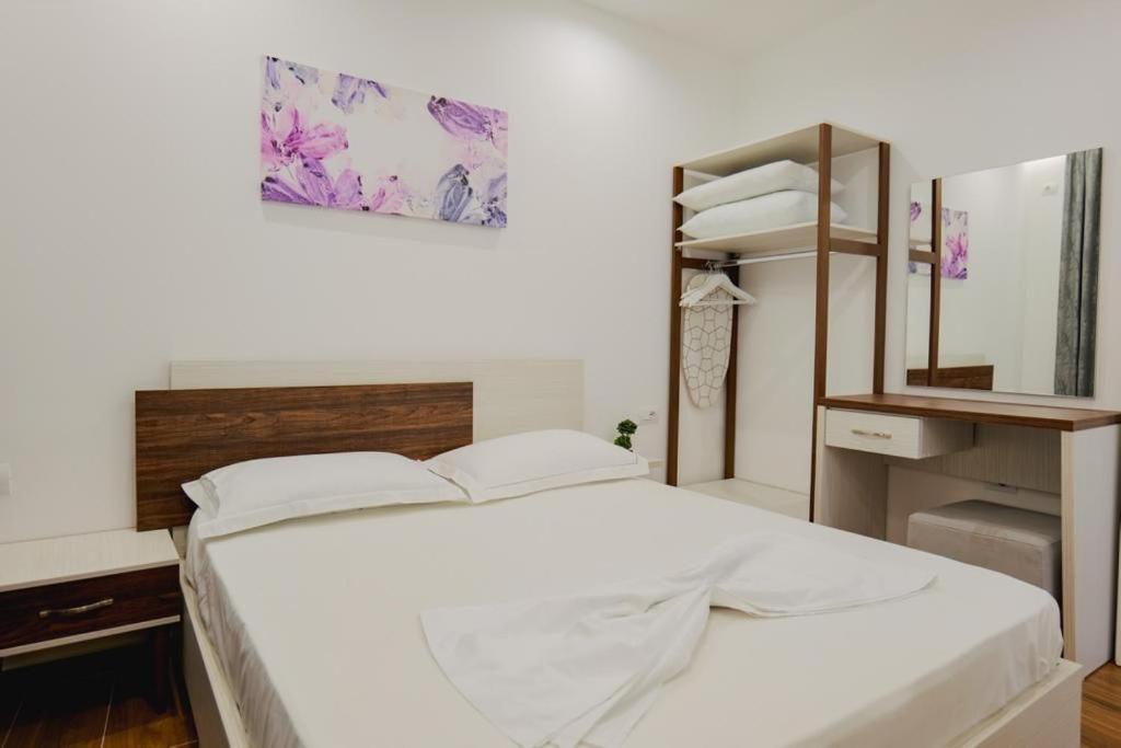 Eden Suites&Apartments Sarandë Exteriör bild