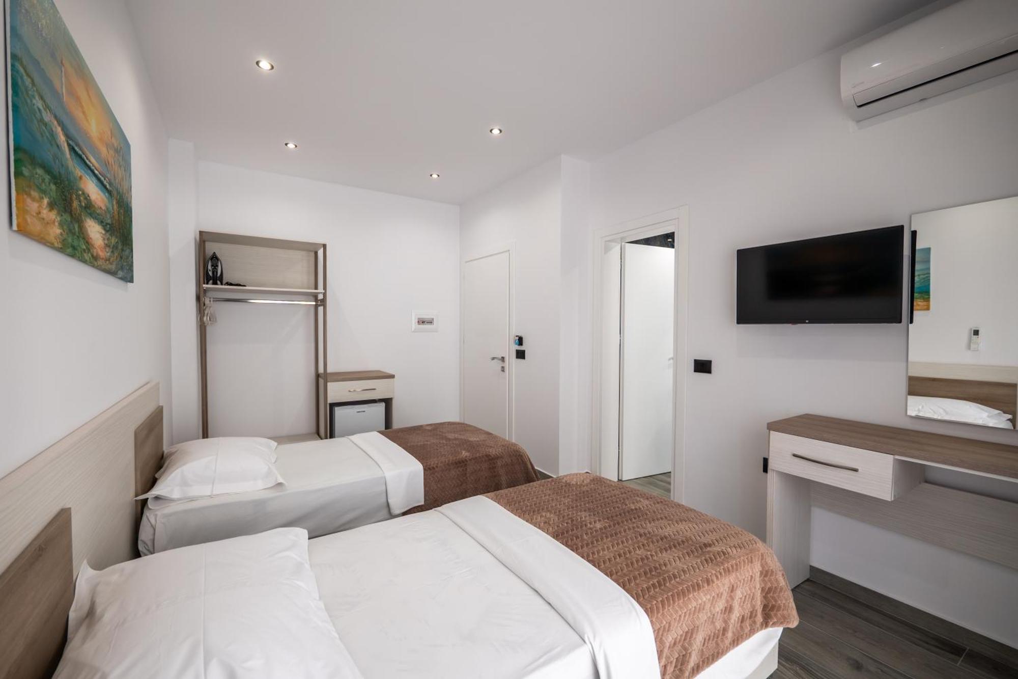Eden Suites&Apartments Sarandë Exteriör bild